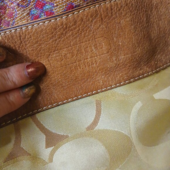 Coach hobo bag. Signature canvas with leather and silver detailing - Picture 5 of 9